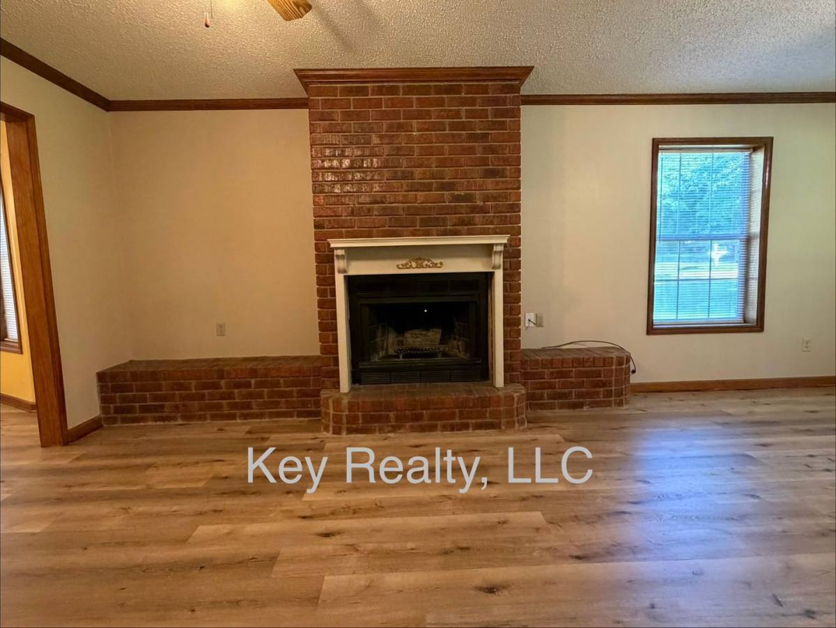 House for rent at 108 Lake Dr, Pineville, LA 71360
