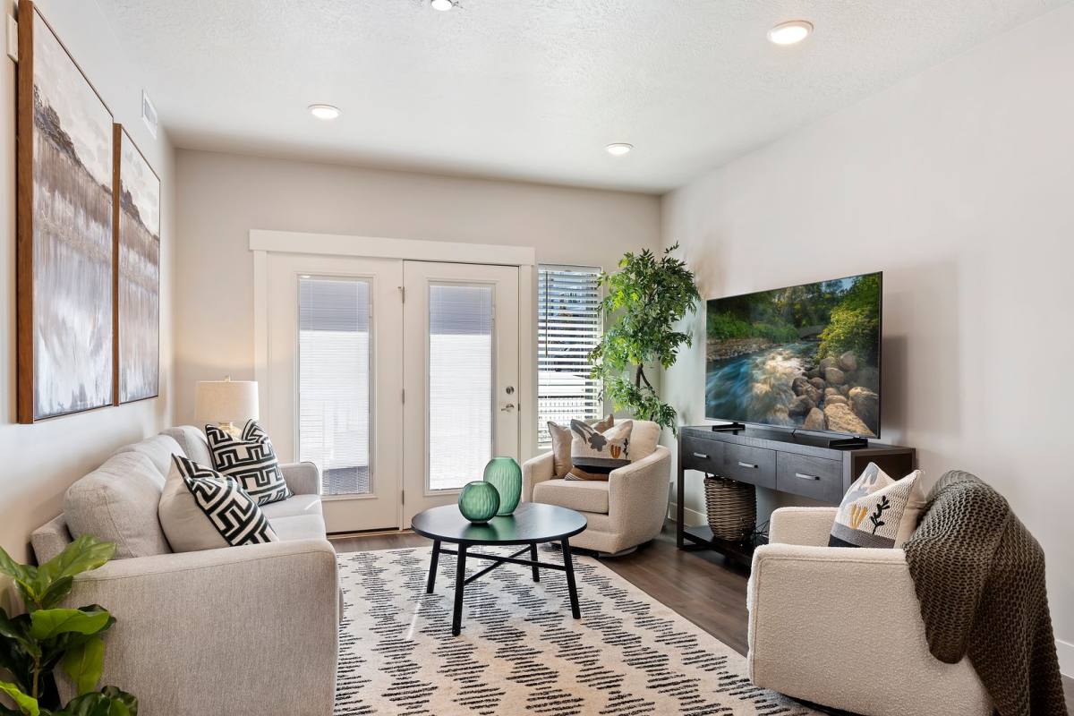 Apartment for rent at 3433 Washington Blvd, Ogden, UT 84401
