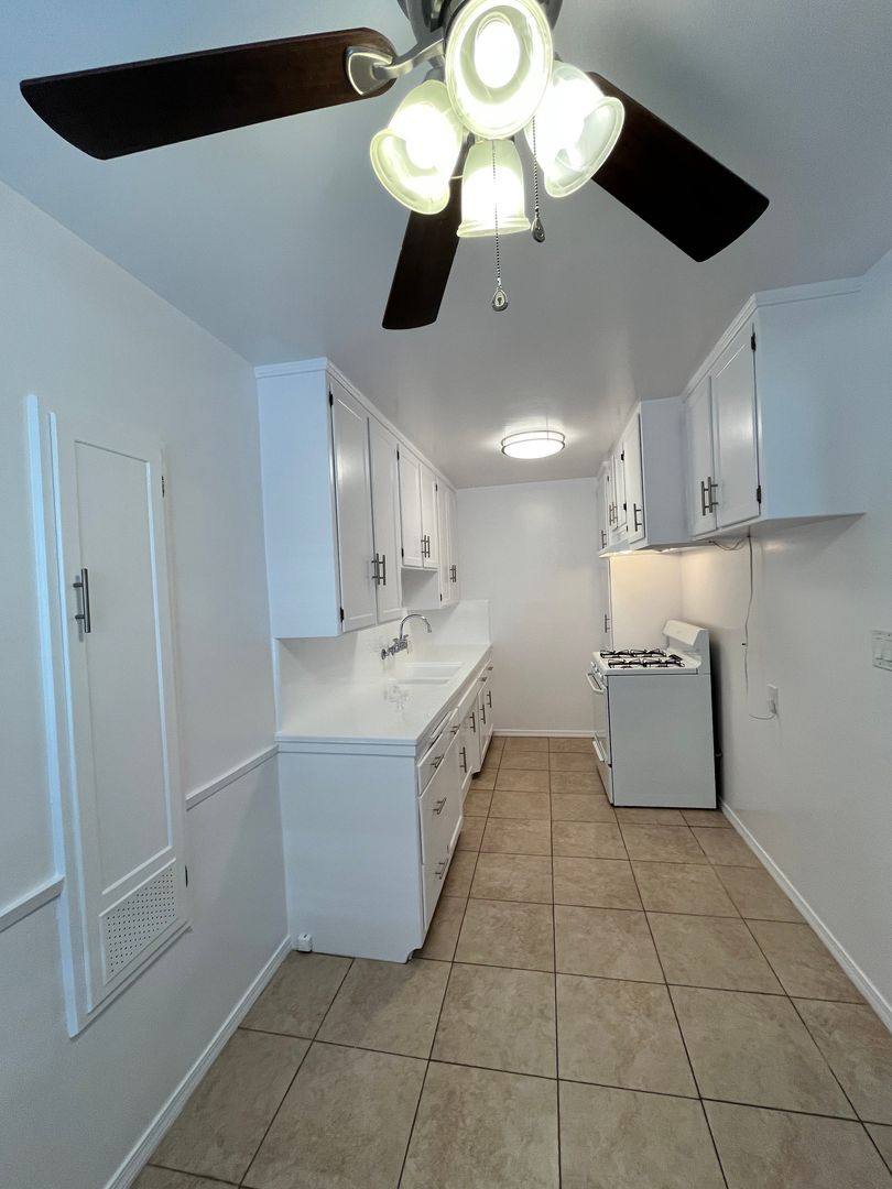Apartment for rent at 1515-1517 E 3rd St, Long Beach, CA 90802