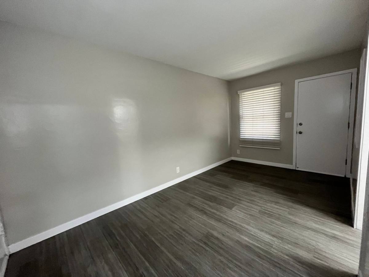 Apartment for rent at 1017 Pacific Ave, Long Beach, CA 90813