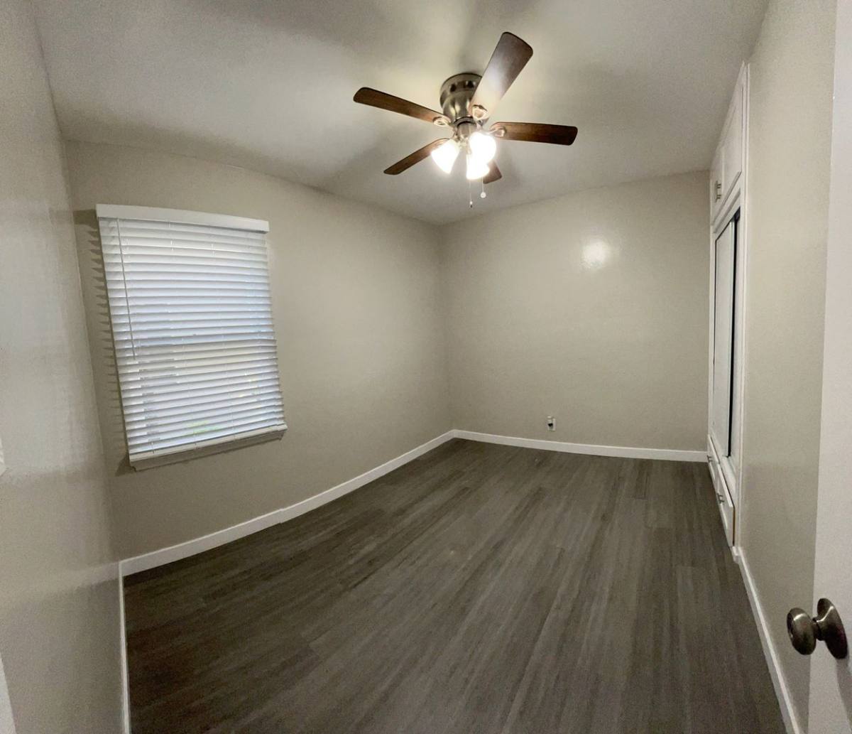 Apartment for rent at 1017 Pacific Ave, Long Beach, CA 90813