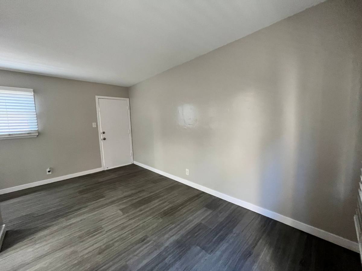Apartment for rent at 1017 Pacific Ave, Long Beach, CA 90813