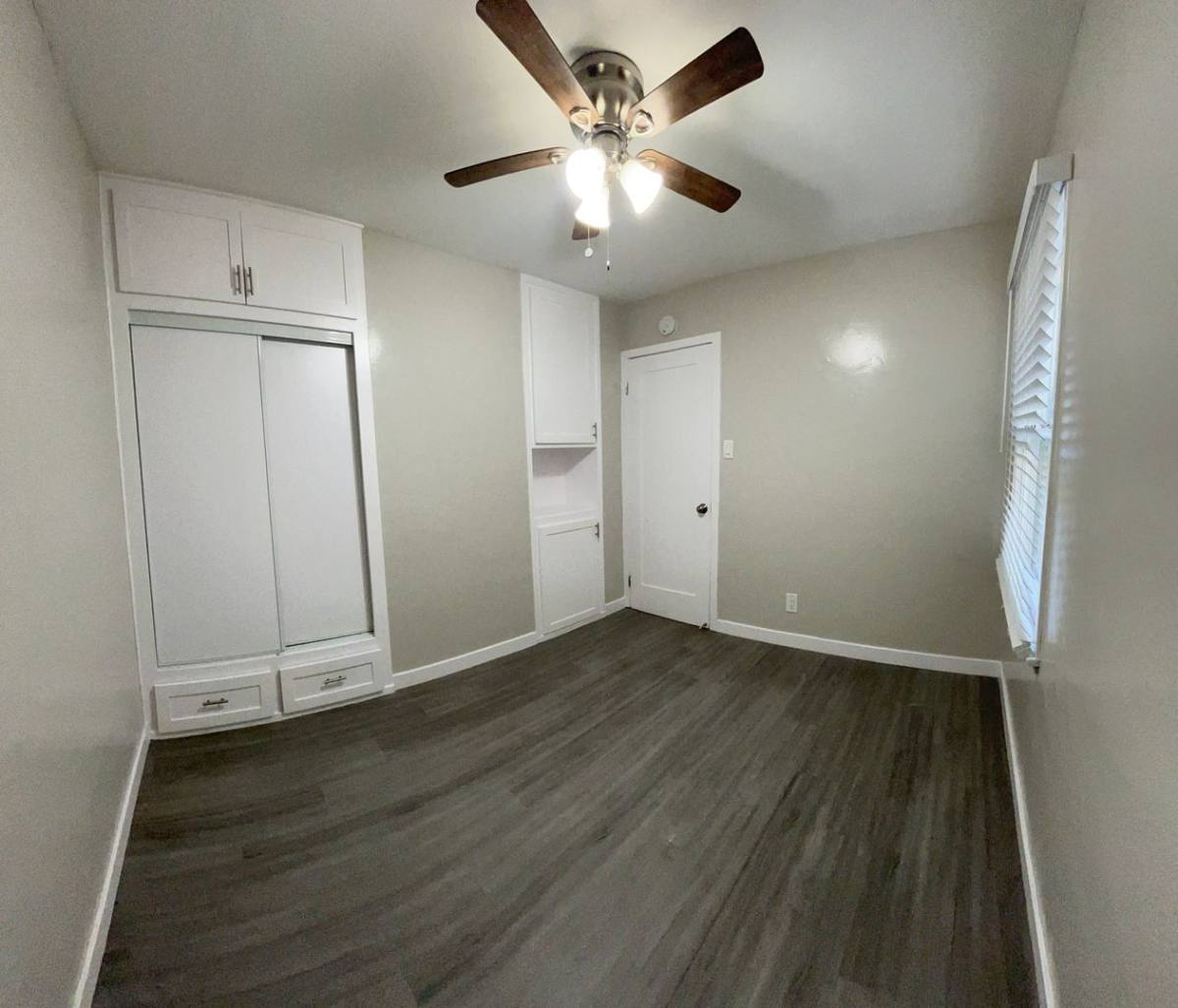 Apartment for rent at 1017 Pacific Ave, Long Beach, CA 90813