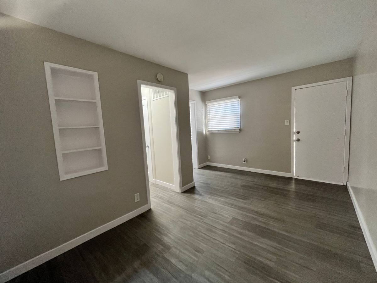Apartment for rent at 1017 Pacific Ave, Long Beach, CA 90813