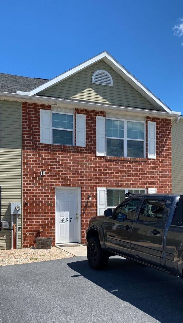 Apartment for rent at 457-471 Lantern Lane, Chambersburg, PA 17201