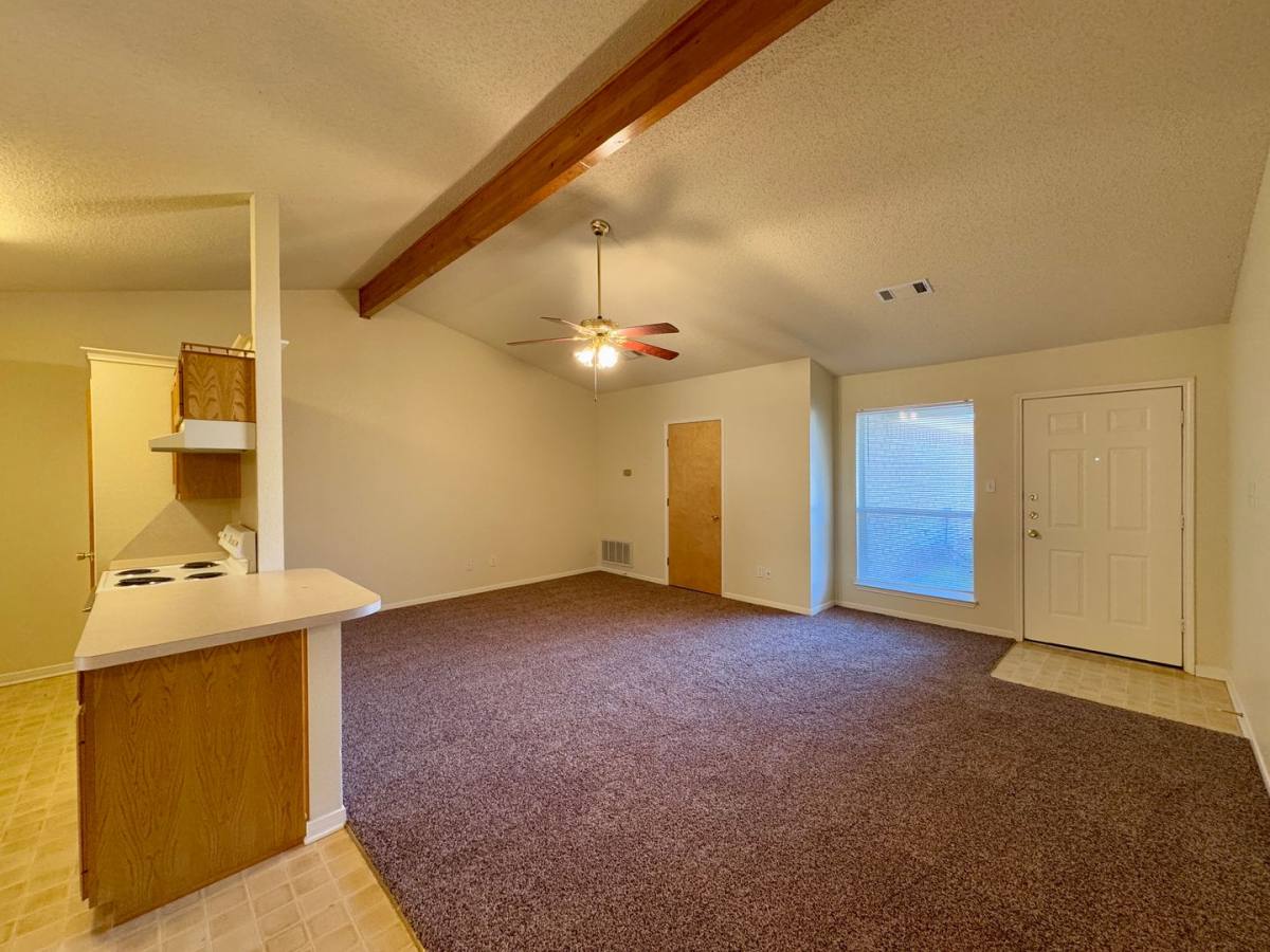 House for rent at 1627 Breezy Dr, Woodway, TX 76712
