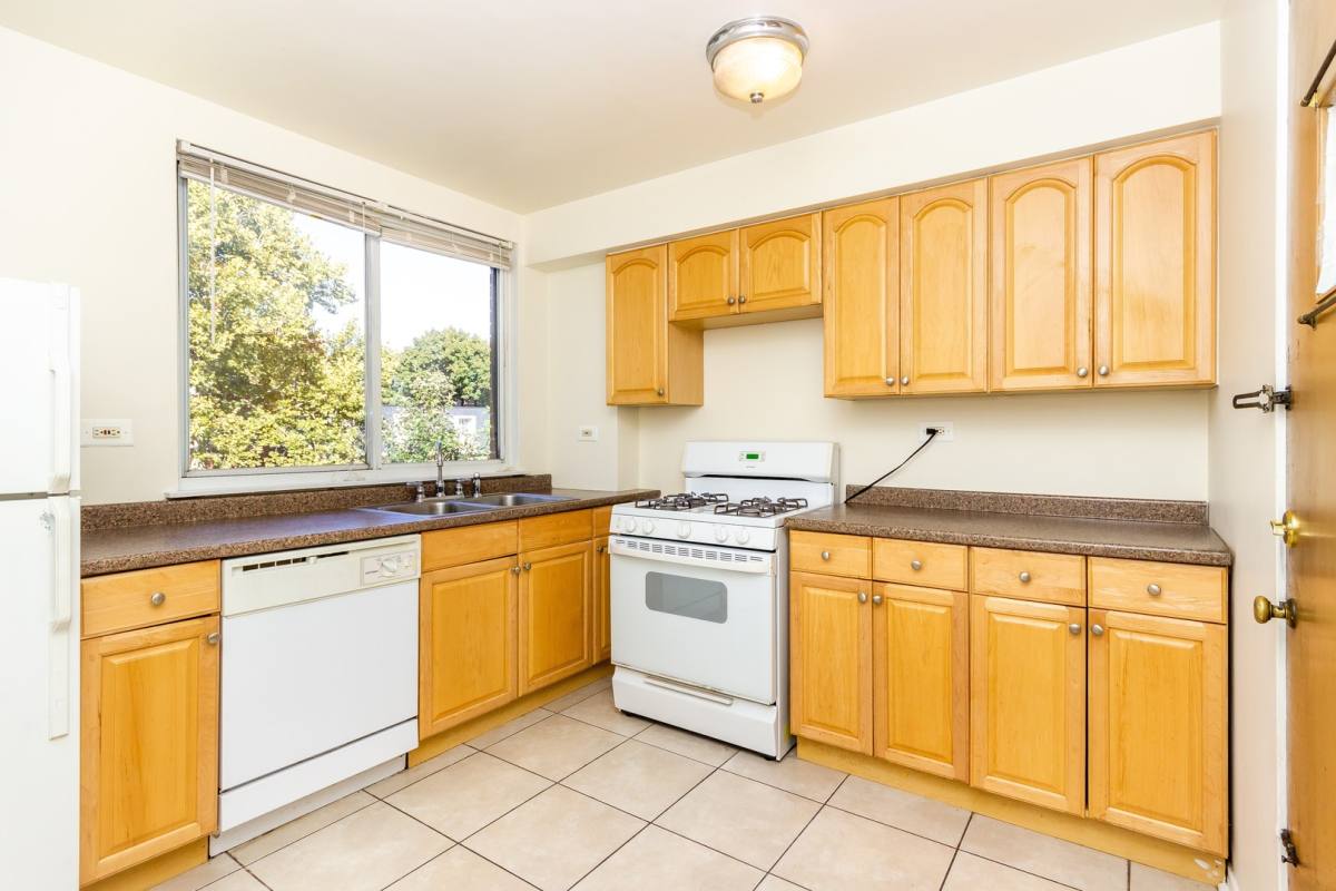 Apartment for rent at 400-412 S Scoville, Oak Park, IL 60302