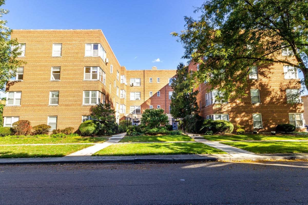 Apartment for rent at 400-412 S Scoville, Oak Park, IL 60302