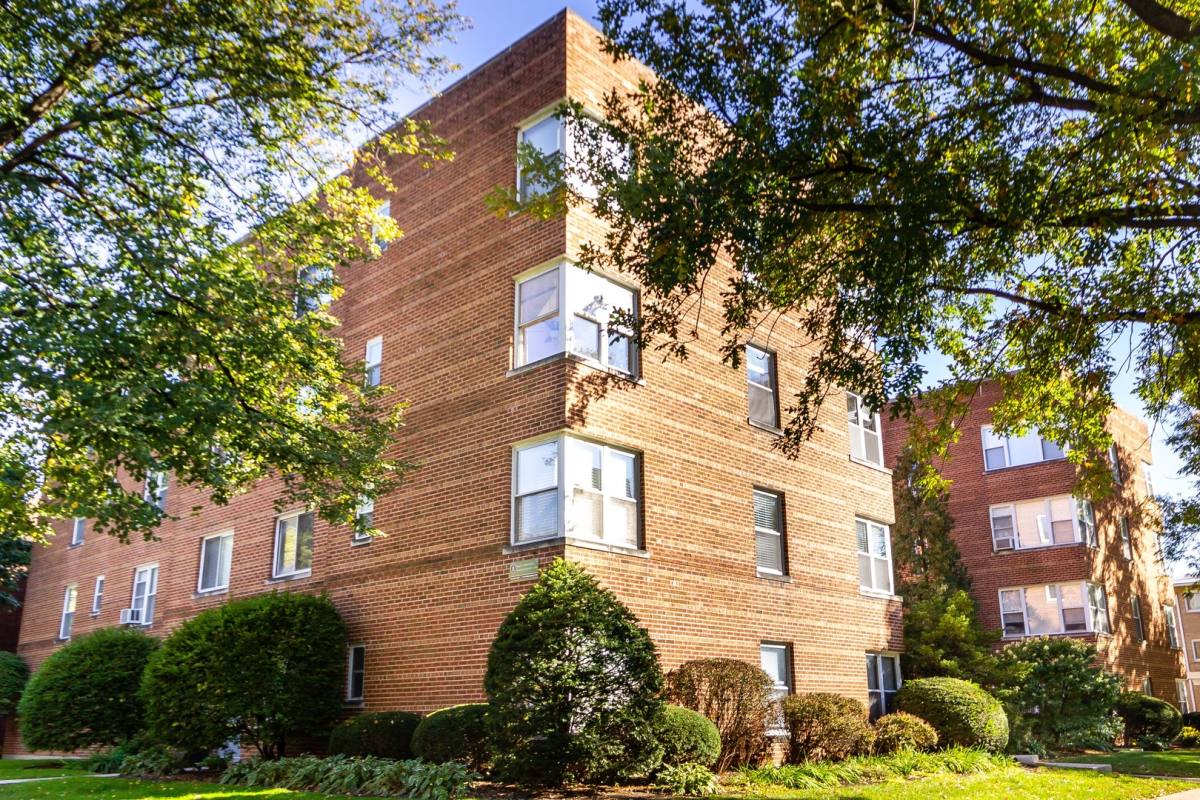 Apartment for rent at 400-412 S Scoville, Oak Park, IL 60302