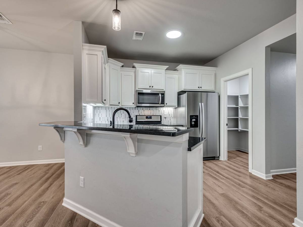 Apartment for rent at 5700 Campbell Creek, Oklahoma City, OK 73179