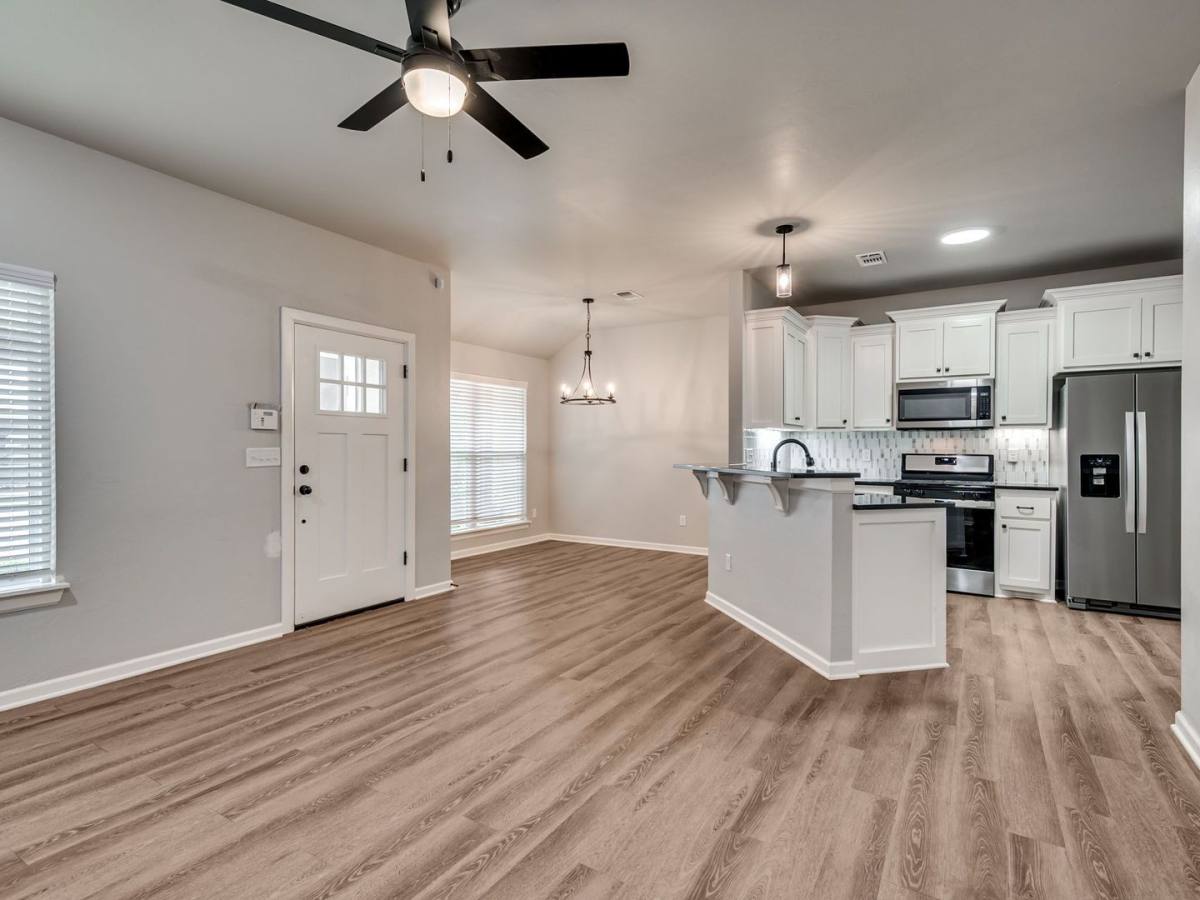 Apartment for rent at 5700 Campbell Creek, Oklahoma City, OK 73179