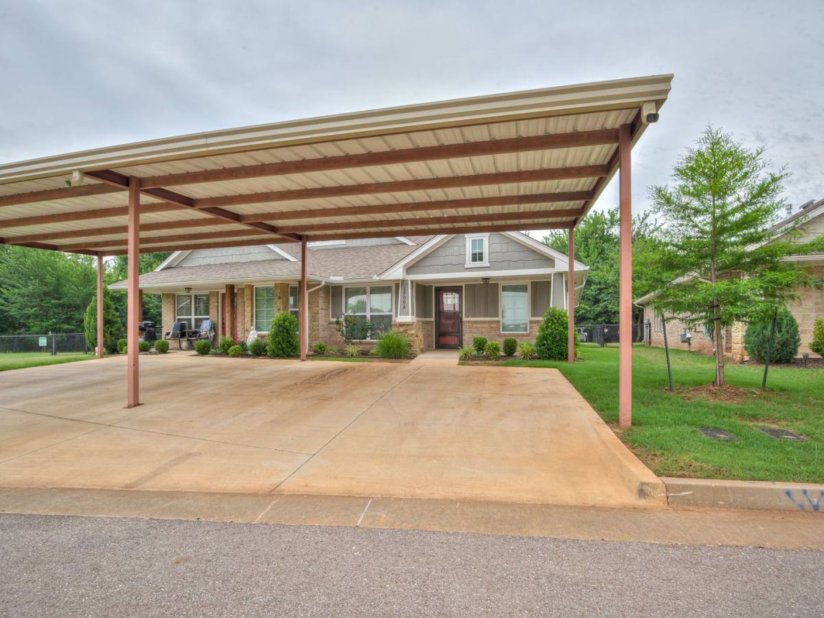 Apartment for rent at 5700 Campbell Creek, Oklahoma City, OK 73179