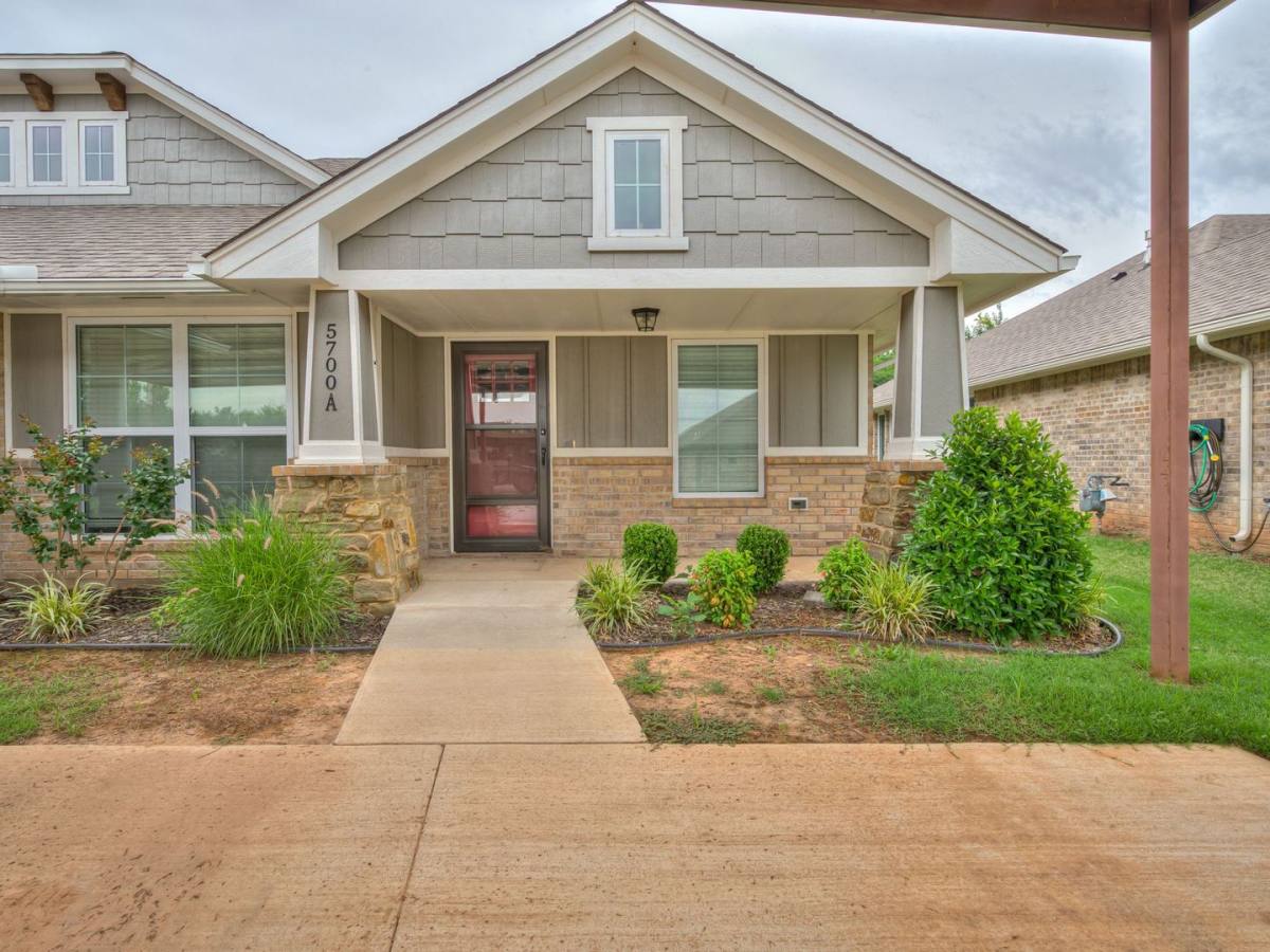 Apartment for rent at 5700 Campbell Creek, Oklahoma City, OK 73179