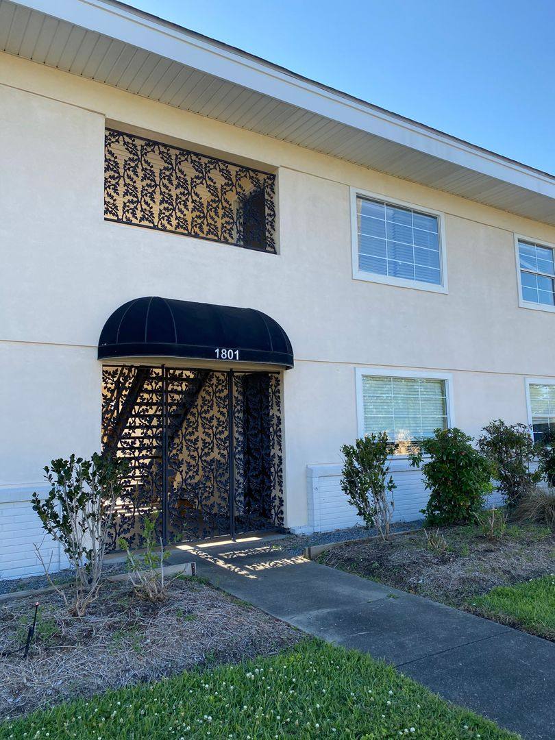 Apartment for rent at 1801 Lake St, Lake Charles, LA 70601