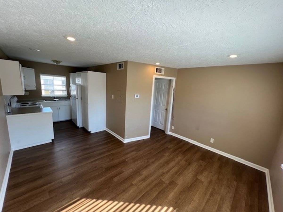 Apartment for rent at 1801 Lake St, Lake Charles, LA 70601