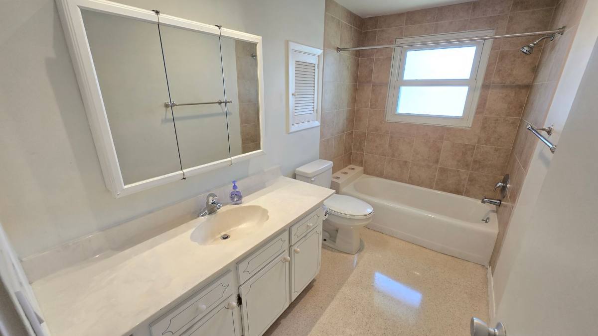 House for rent at 3512 School Ave, Sarasota, FL 34239