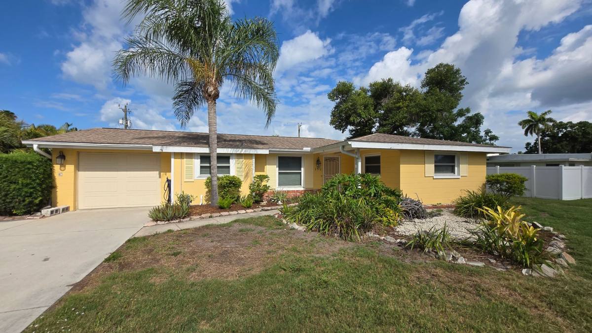 House for rent at 3512 School Ave, Sarasota, FL 34239
