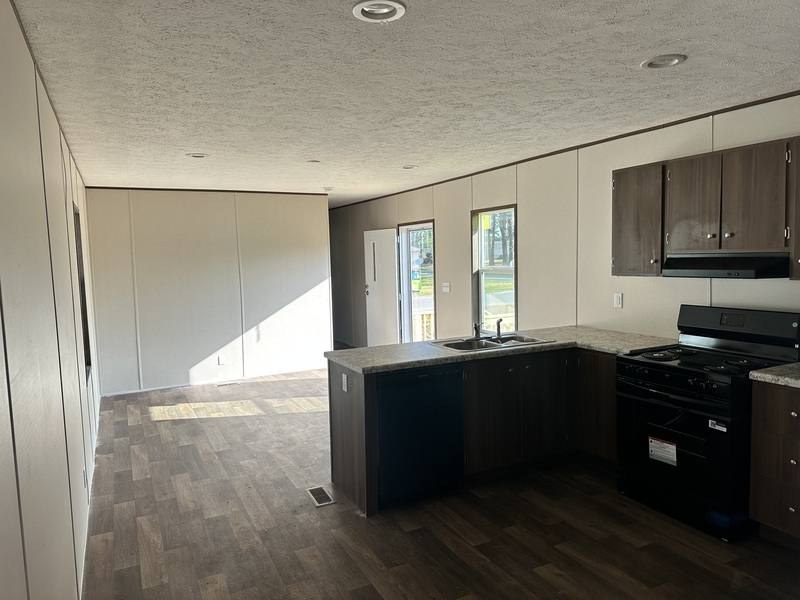 House for rent at 3525 E Elizabethtown Rd, Lumberton, NC 28358
