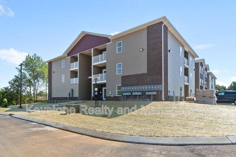 Apartment for rent at 229 E Johnson Circle, Clarksville, TN 37040