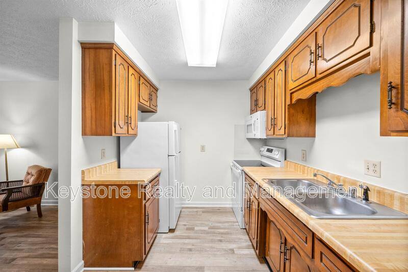 Apartment for rent at 102 Laurel Cove Dr, Hopkinsville, KY 42240
