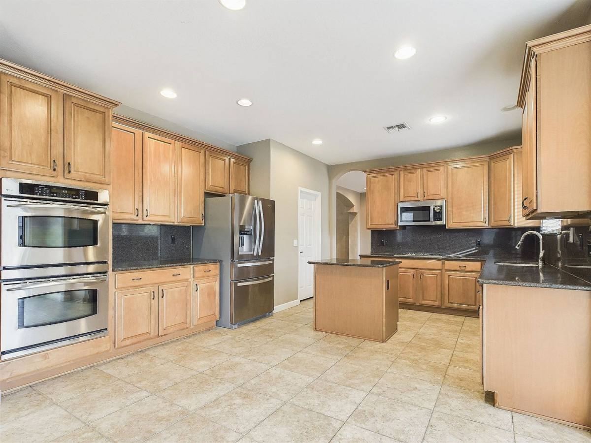 House for rent at 2209 W Red Range Way, Phoenix, AZ 85085