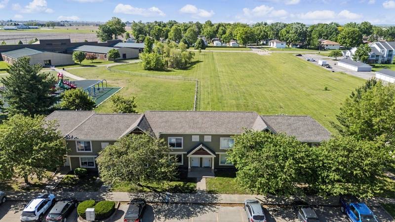 Townhouse for rent at 406 E 15th St, Pella, IA 50219