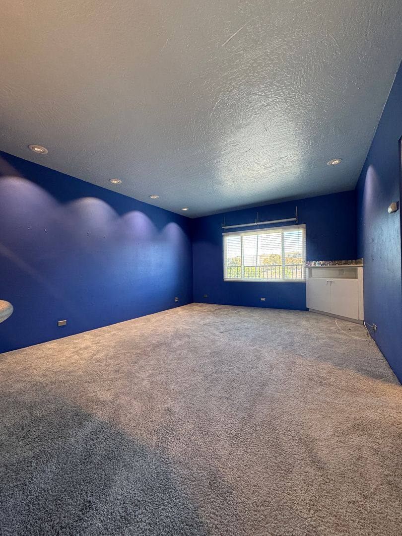 Apartment for rent at 445 Washington Blvd, Marina Del Rey, CA 90292