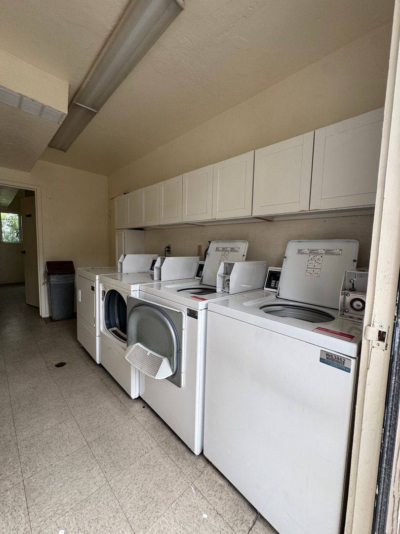 Apartment for rent at 445 Washington Blvd, Marina Del Rey, CA 90292