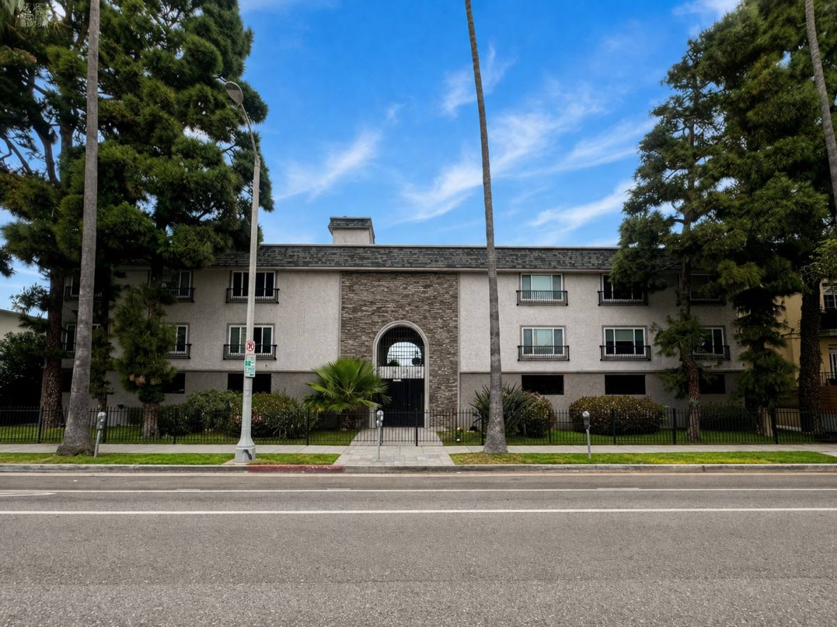 Apartment for rent at 445 Washington Blvd, Marina Del Rey, CA 90292