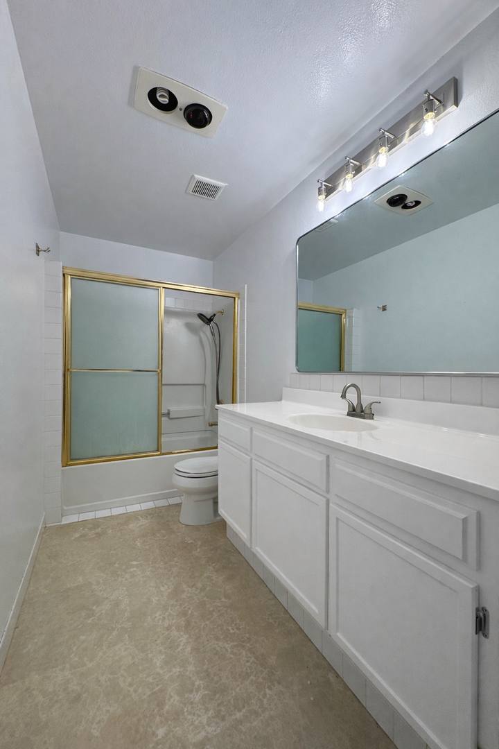 Apartment for rent at 445 Washington Blvd, Marina Del Rey, CA 90292