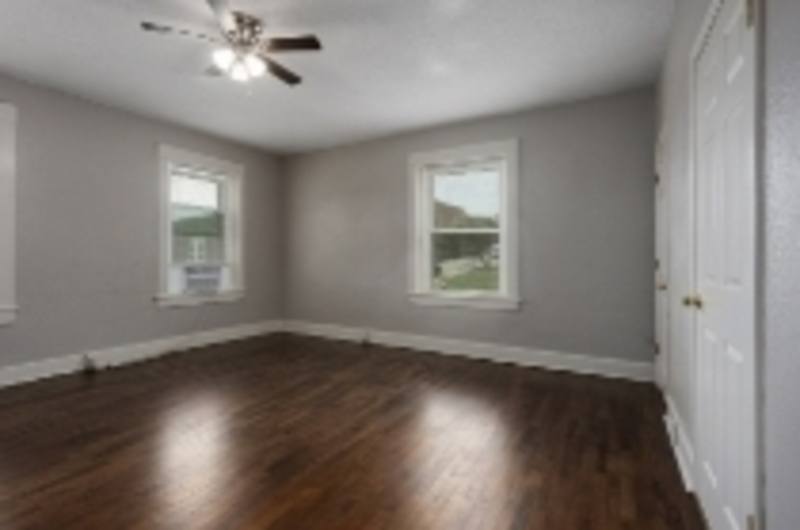Apartment for rent at 204 E Franklin St #8, Liberty, MO 64068