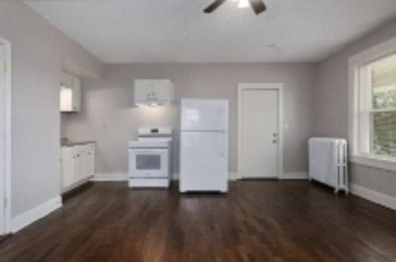 Apartment for rent at 204 E Franklin St #8, Liberty, MO 64068