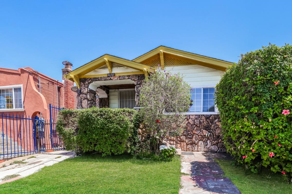 House for rent at 4692 Congress Ave, Oakland, CA 94601