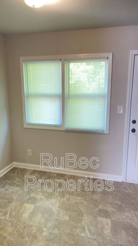 Townhouse for rent at 3109 Grierton Court #6, Charlotte, NC 28205