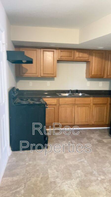 Townhouse for rent at 3109 Grierton Court #6, Charlotte, NC 28205