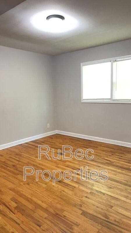Townhouse for rent at 3109 Grierton Court #6, Charlotte, NC 28205
