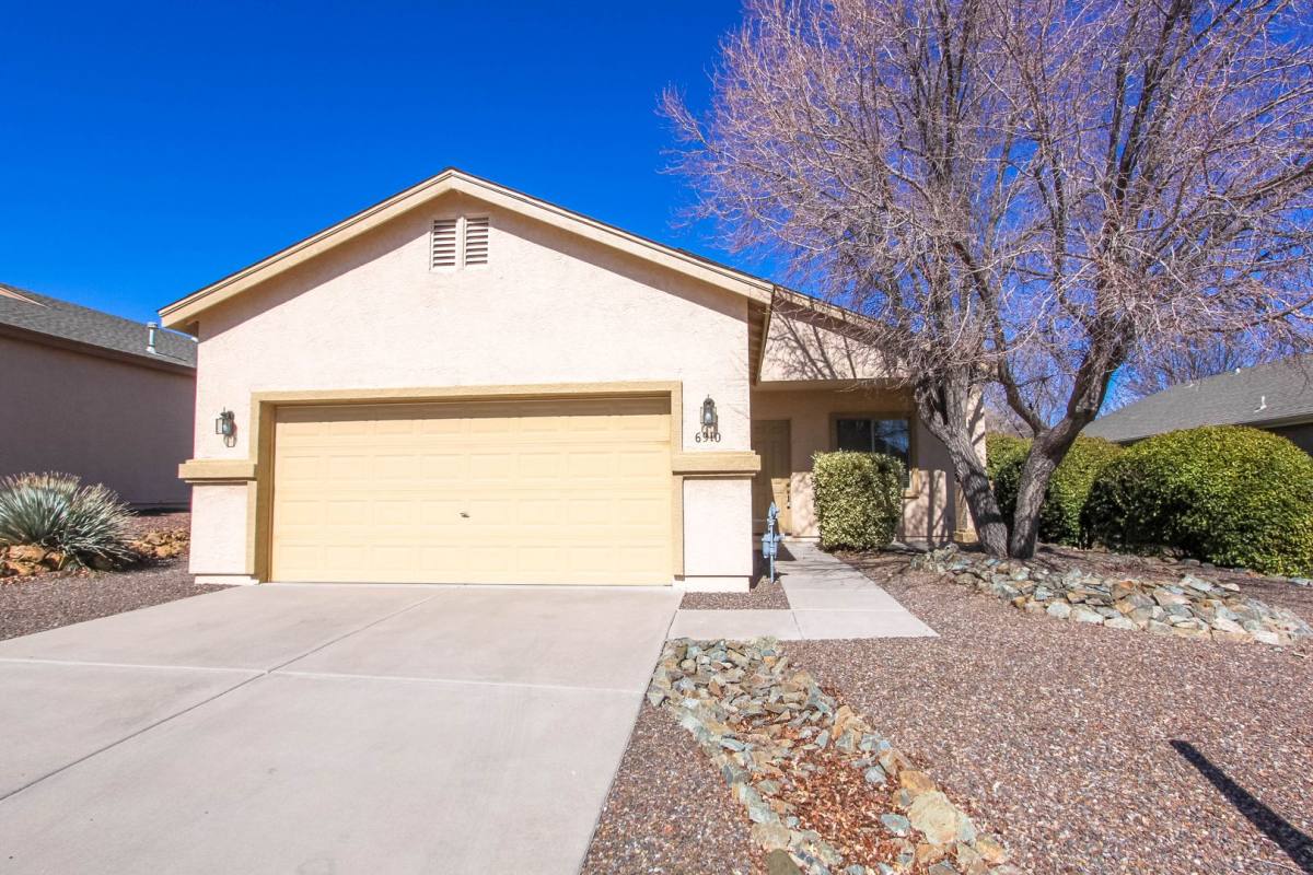 House for rent at 6910 E Yellowglen Dr, Prescott Valley, AZ 86314