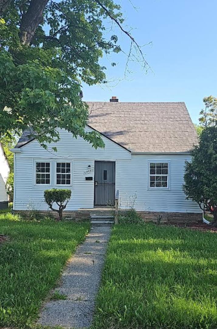House for rent at 19440 W Chicago, Detroit, MI 48228