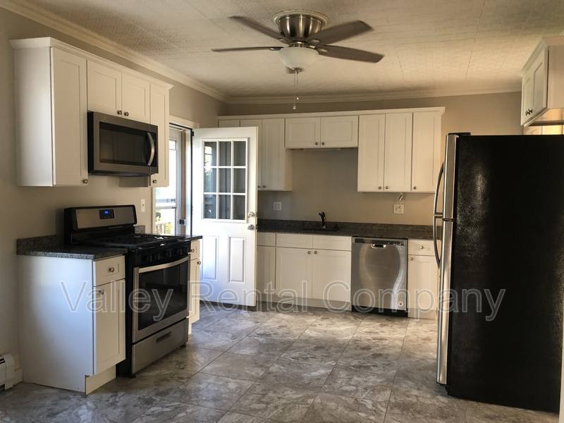 Apartment for rent at 84 Bridge St #1, Agawam, MA 01001