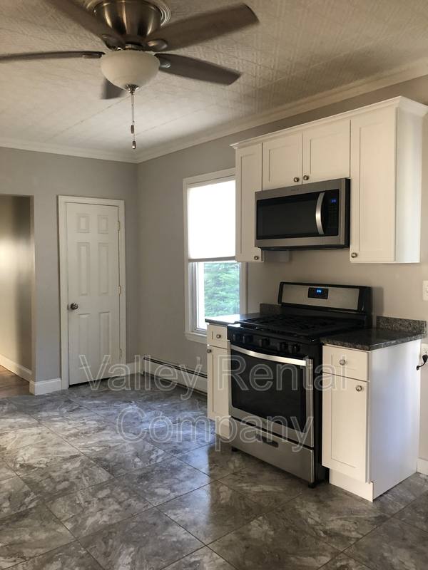 Apartment for rent at 84 Bridge St #1, Agawam, MA 01001