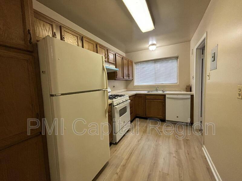 Condo for rent at 10620 Weymouth St #103, Bethesda, MD 20814