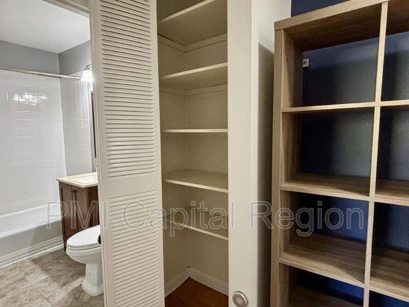 Condo for rent at 10620 Weymouth St #103, Bethesda, MD 20814