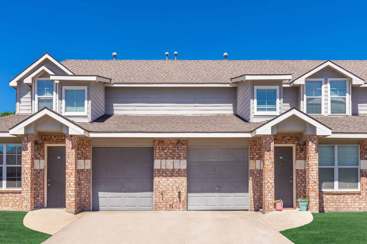 Townhouse for rent at 1001 E Washington St, Stephenville, TX 76401
