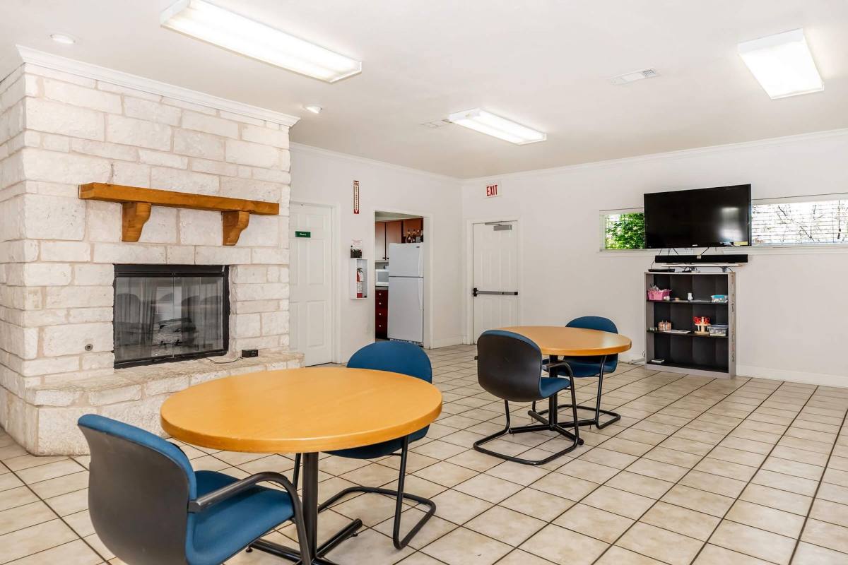 Townhouse for rent at 1001 E Washington St, Stephenville, TX 76401