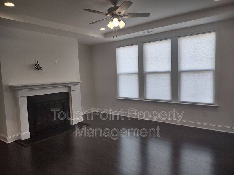 House for rent at 906 Acorn Way, Denver, NC 28037
