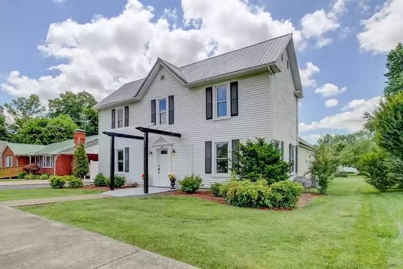 House for rent at 408 E Main St, Elkton, KY 42220