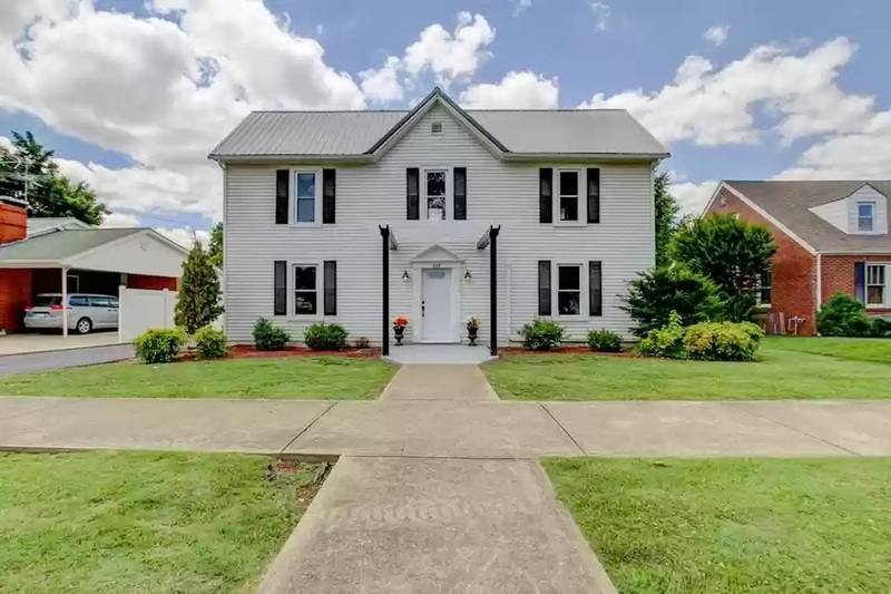 House for rent at 408 E Main St, Elkton, KY 42220