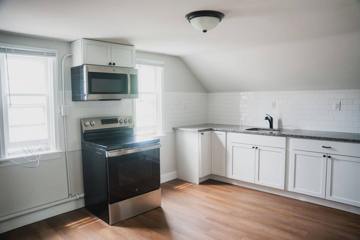 Apartment for rent at 914 Hellertown Rd, Bethlehem, PA 18015