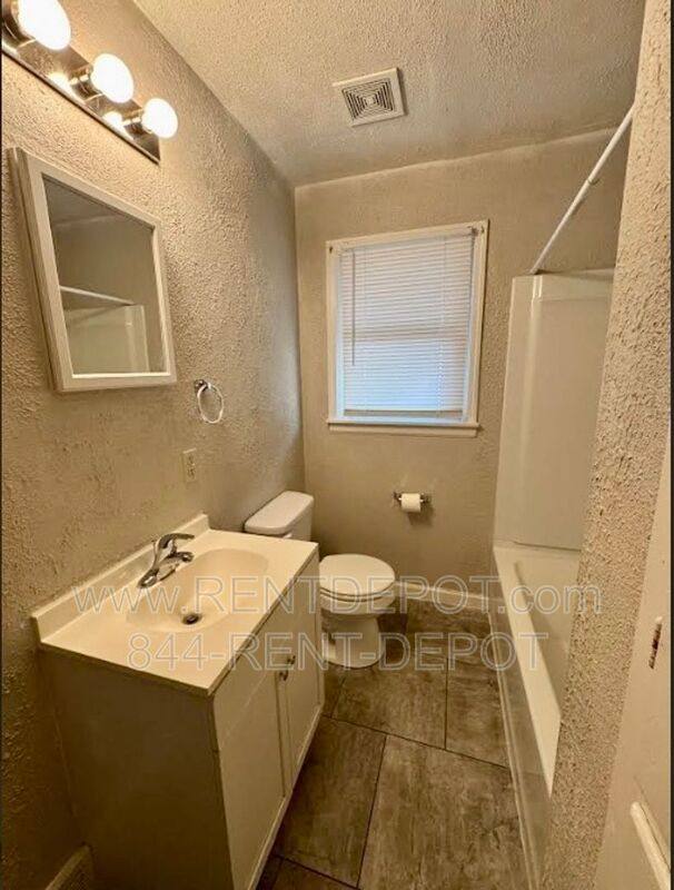 House for rent at 715 E Riverside Dr, Evansville, IN 47713