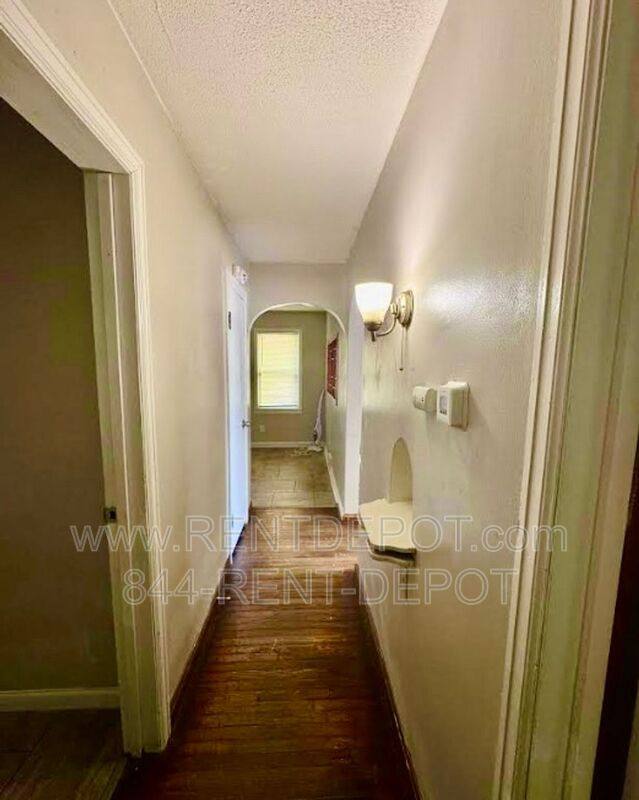 House for rent at 715 E Riverside Dr, Evansville, IN 47713